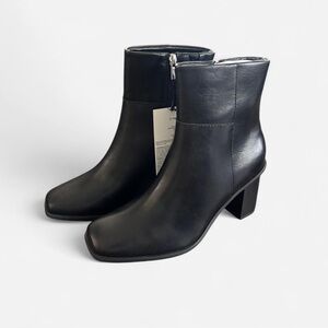 Chic Black Heeled Boots